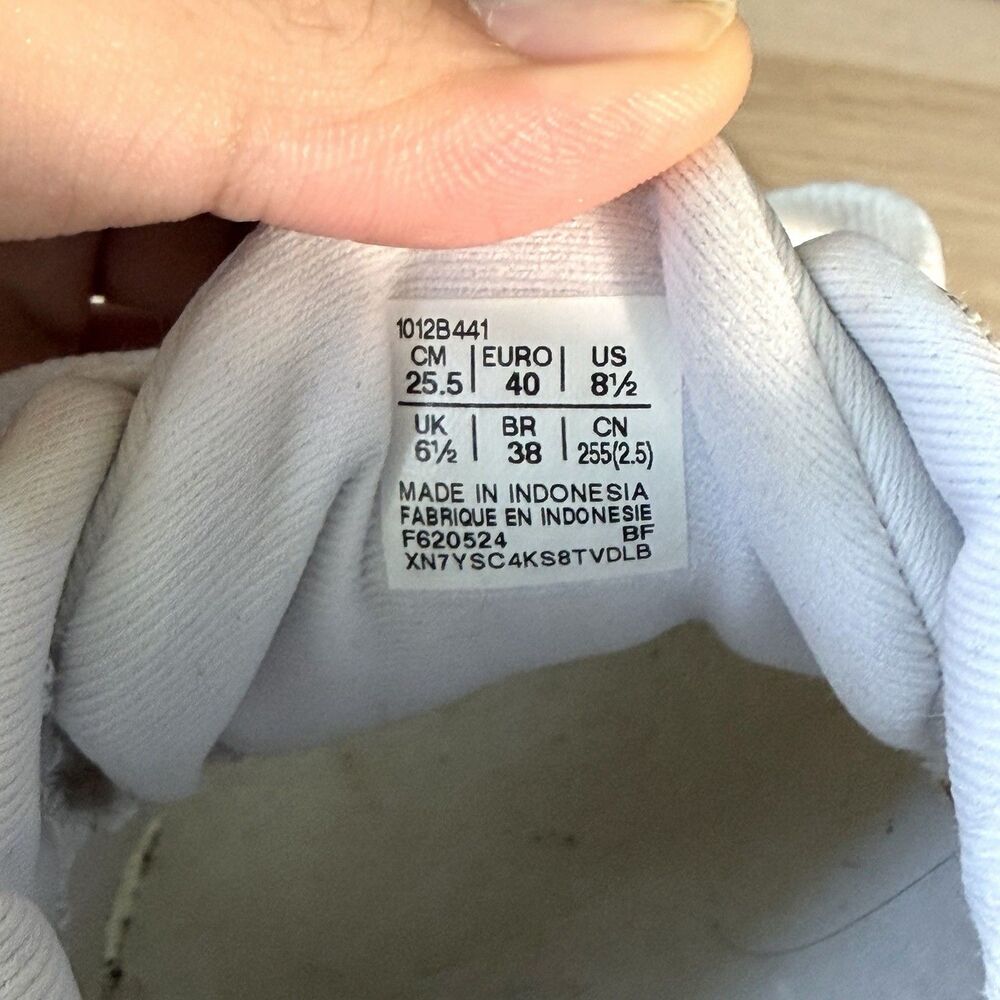 ASICS Gel-Cumulus 25 White Gum Running Shoes 1012B441 Women's Size 8.5 - Picture 11 of 12